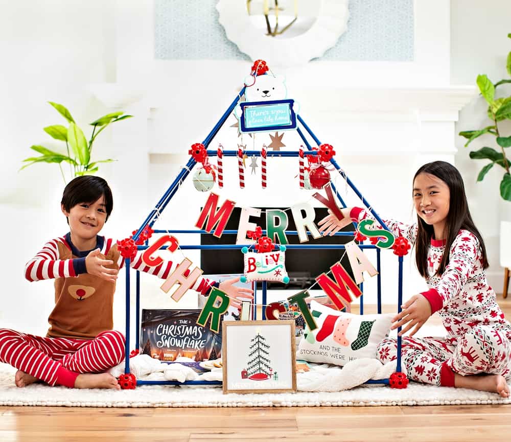 Build a holiday Christmas Fort with the Ultimate Fort Builder