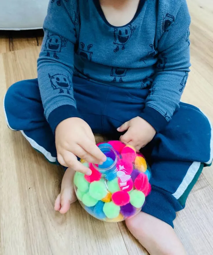 POM POM ORNAMENT FINE MOTOR SKILLS TODDLER ACTIVITY