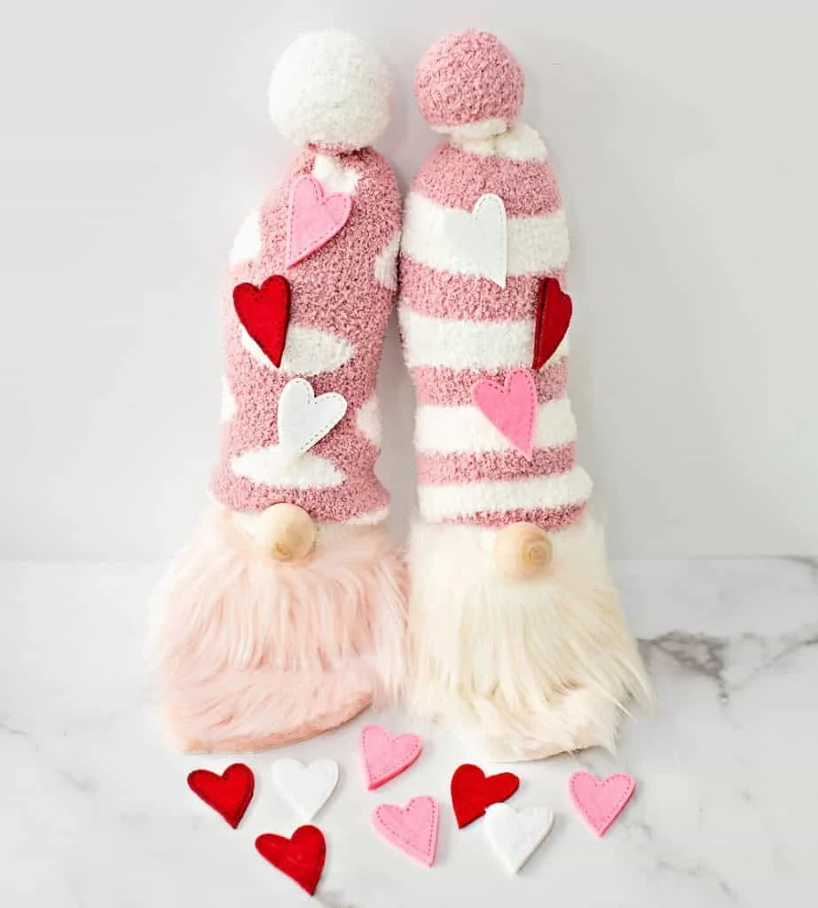 DIY Valentine Gnomes. How to make a sock gnome. 