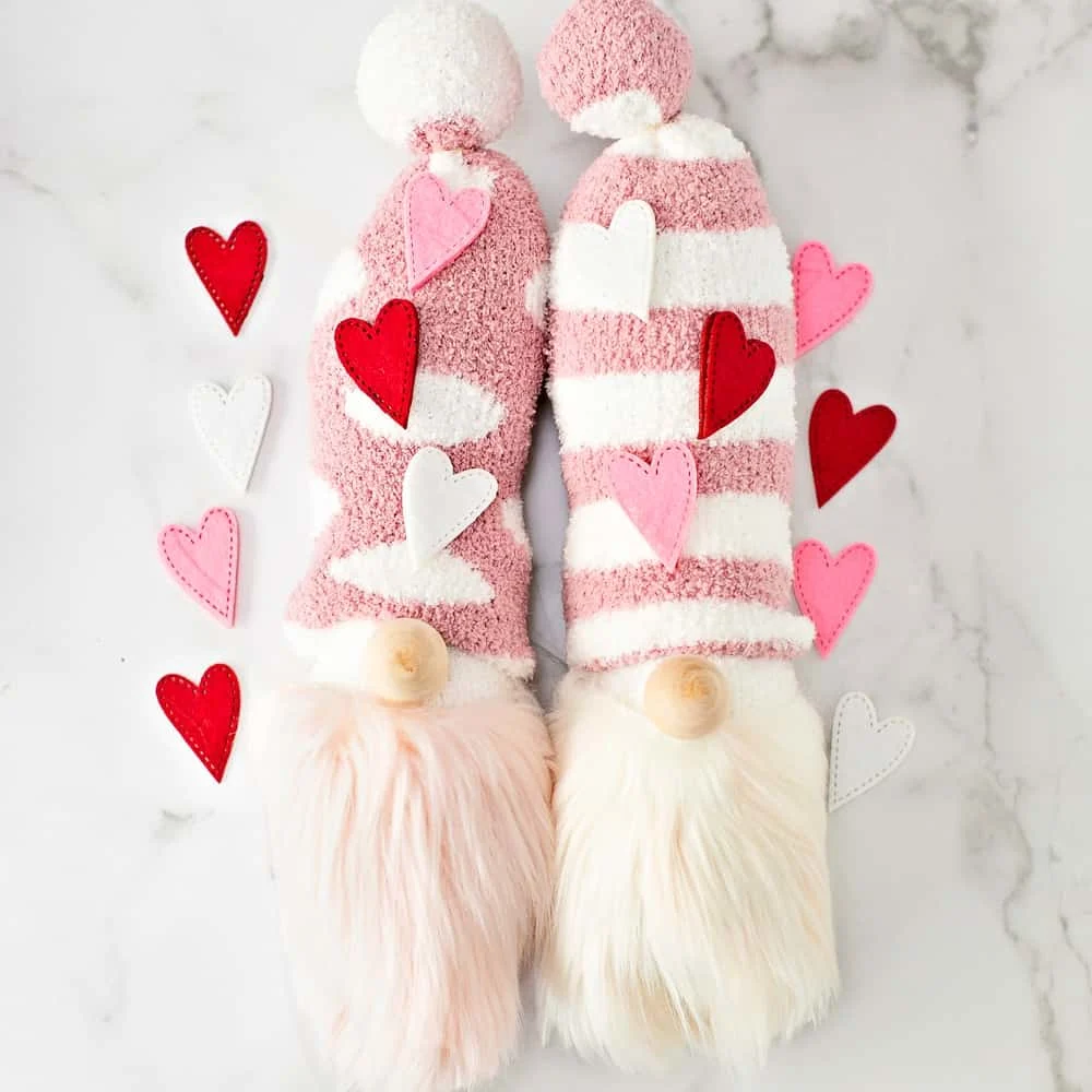 DIY Valentine Gnomes. Cute Valentine Craft for Kids. 