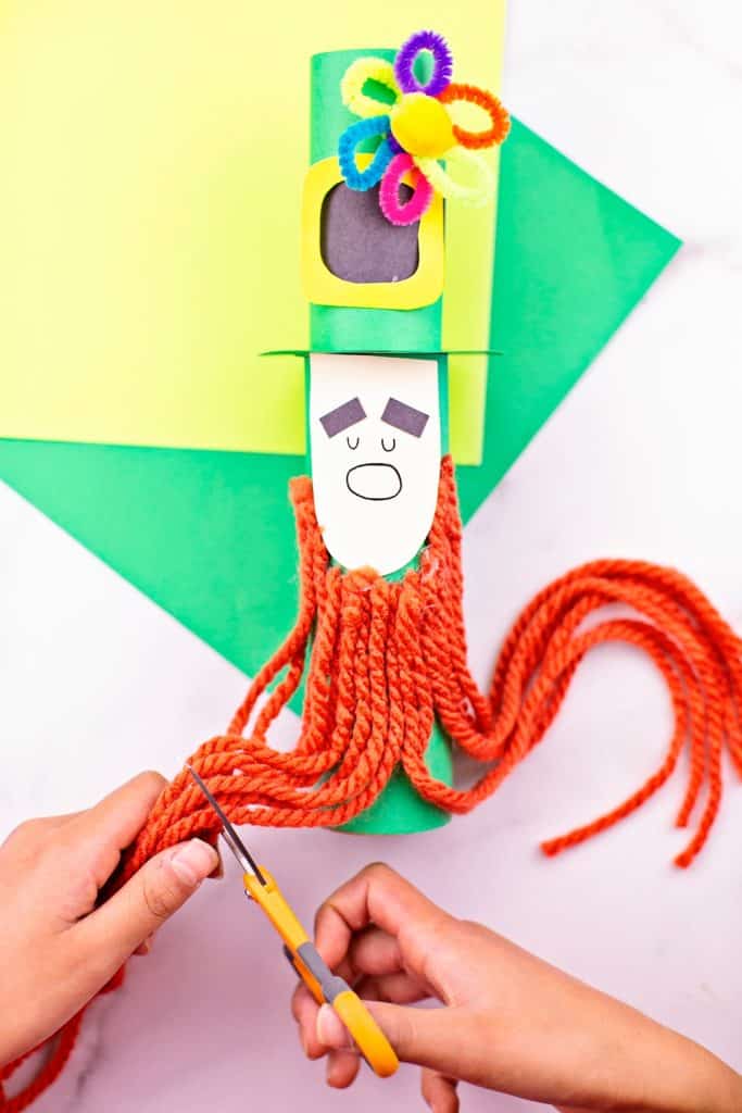 Paper tube Leprechaun craft for kids St Patrick's Day activity