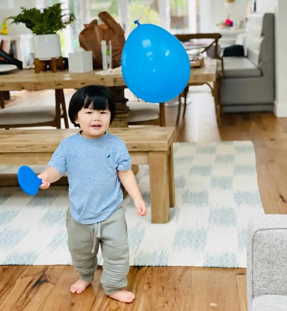 ballon tennis game for kids. Great indoor activity that is good for exercising