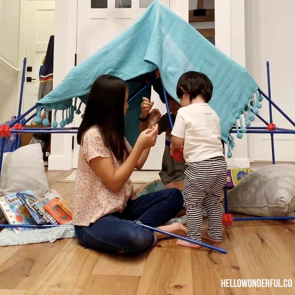 Book Nook Fort. Easy Indoor Activities for Kids. 