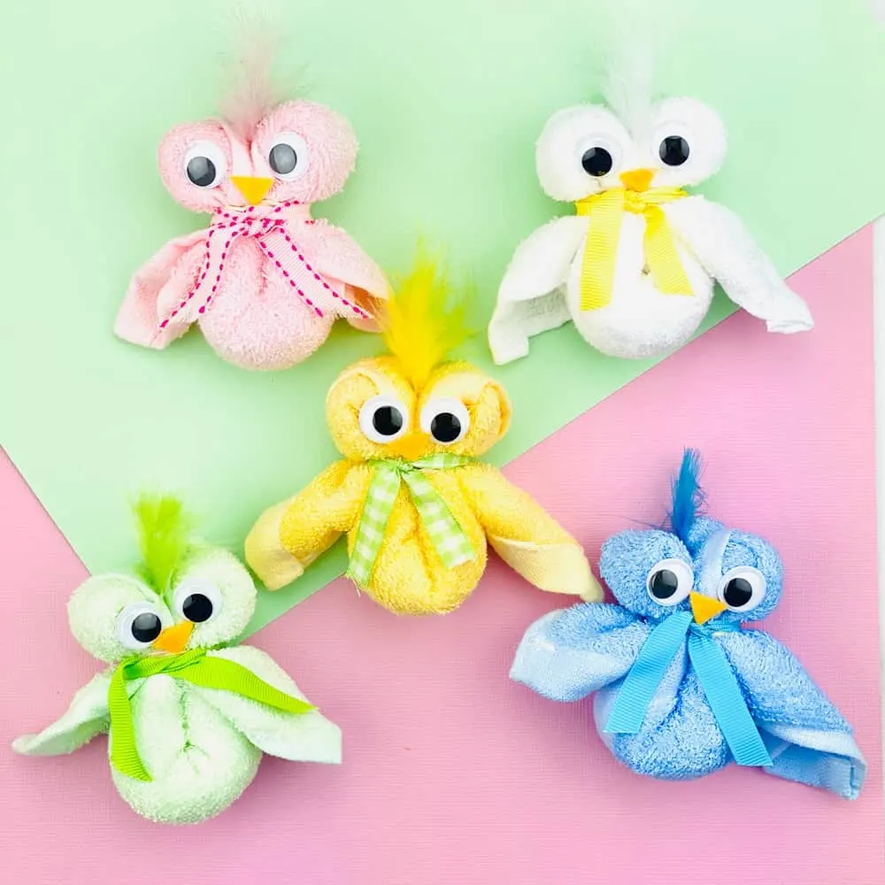 How to make a towel chick. Cute Easter craft for kids. 