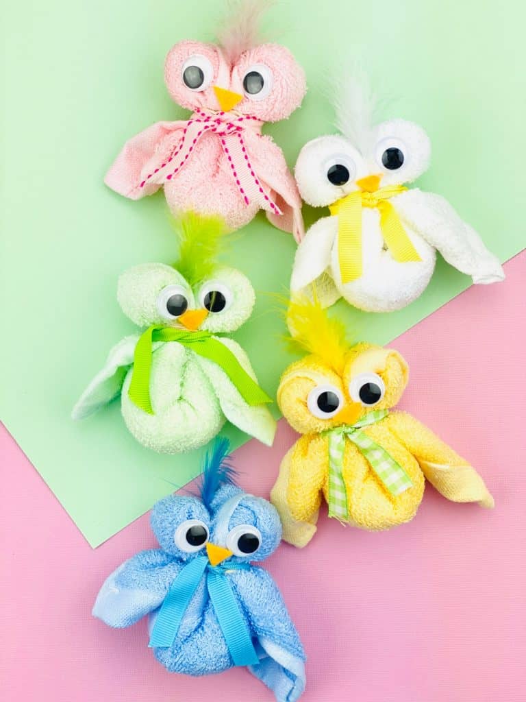 How to make a towel chick. Cute Easter craft for kids. 