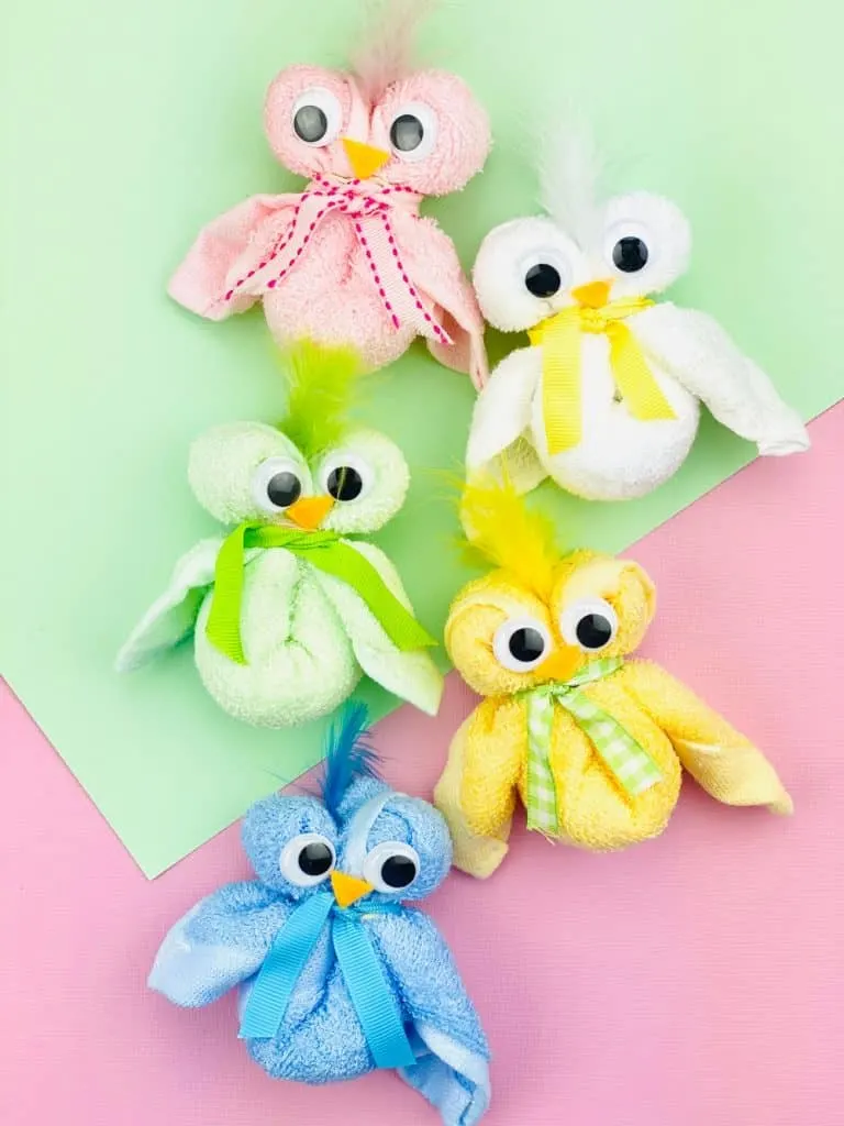 How to make a towel chick. Cute Easter craft for kids. 