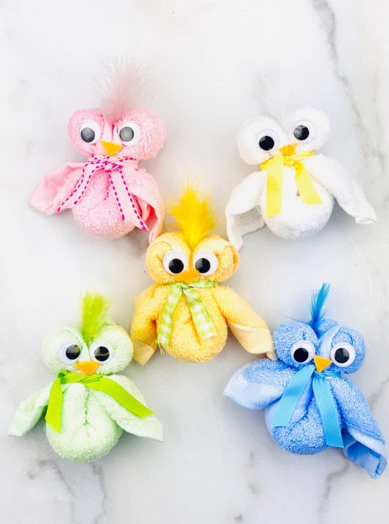 How to make a towel chick. Cute Easter craft for kids. 