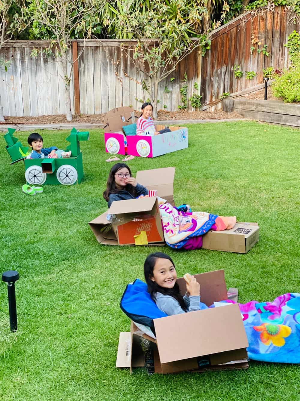 HOW TO SET UP AN OUTDOOR MOVIE NIGHT FOR KIDS - hello, Wonderful