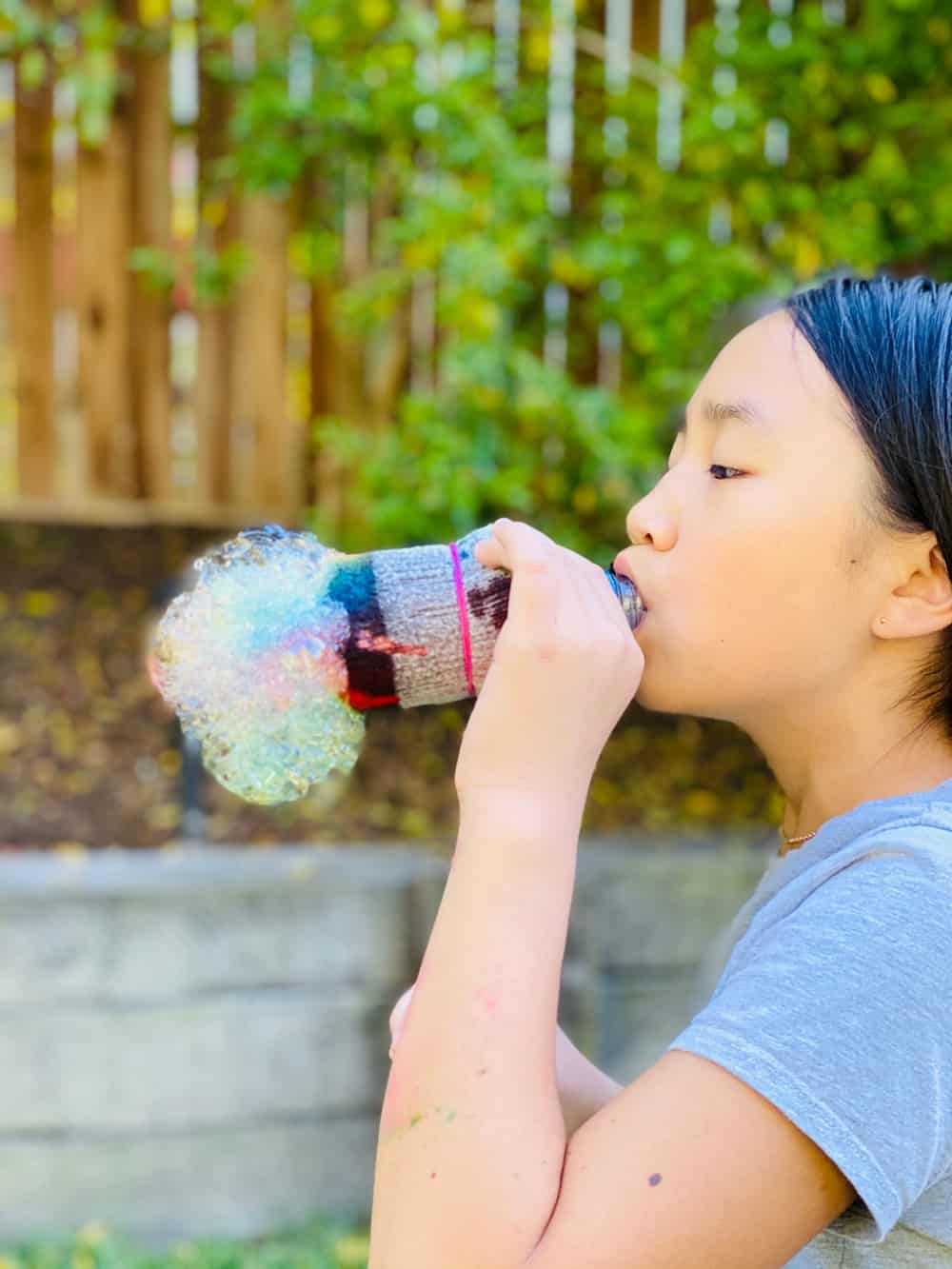 how to make rainbow bubbles