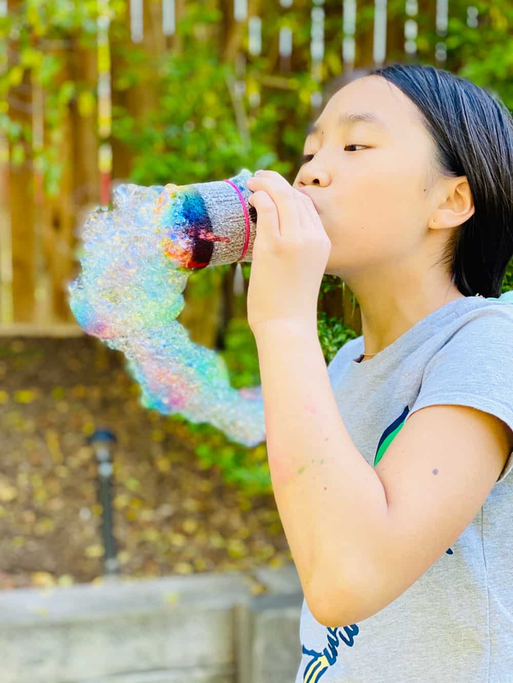 how to make rainbow bubbles with a bottle and sock 