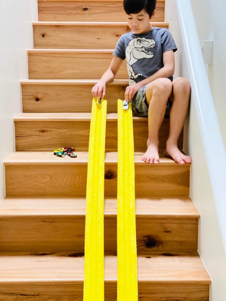 how to turn pool noodles into car ramps