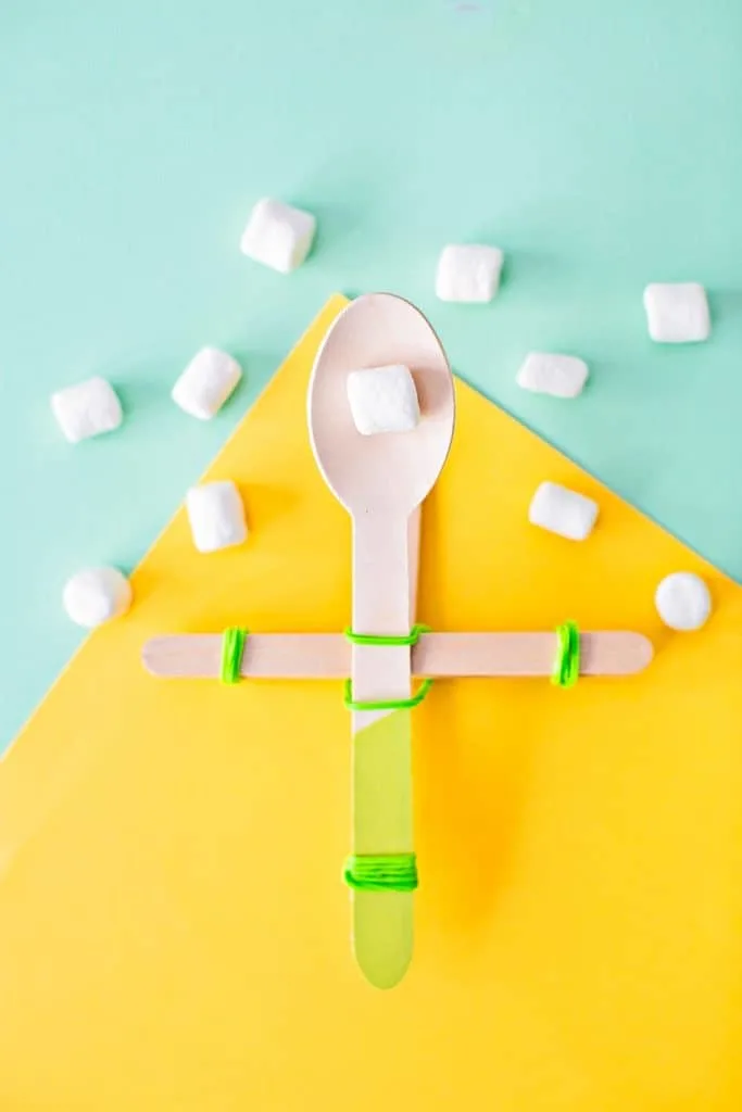 how to build a spoon catapult with popsicle sticks and catapult marshmallows