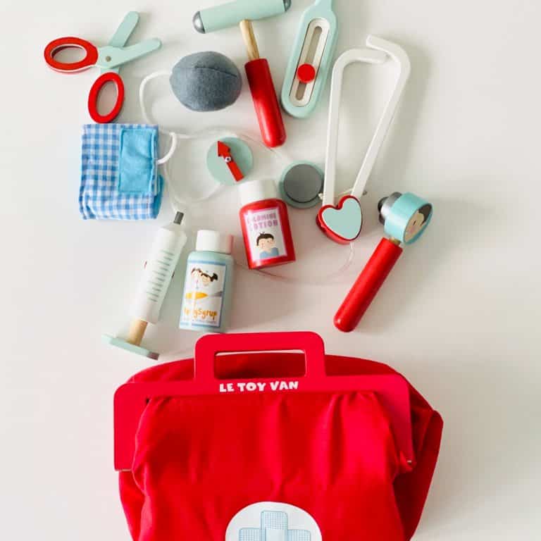 DOCTOR PRETEND PLAY TOY SET