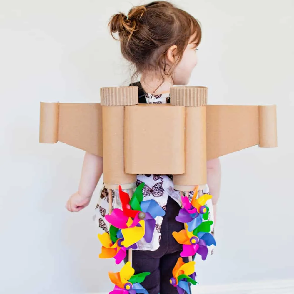 DIIY JET PACK CARDBOARD COSTUME