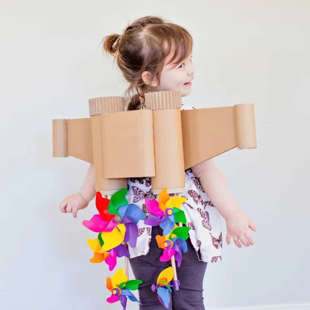 DIIY JET PACK CARDBOARD COSTUME