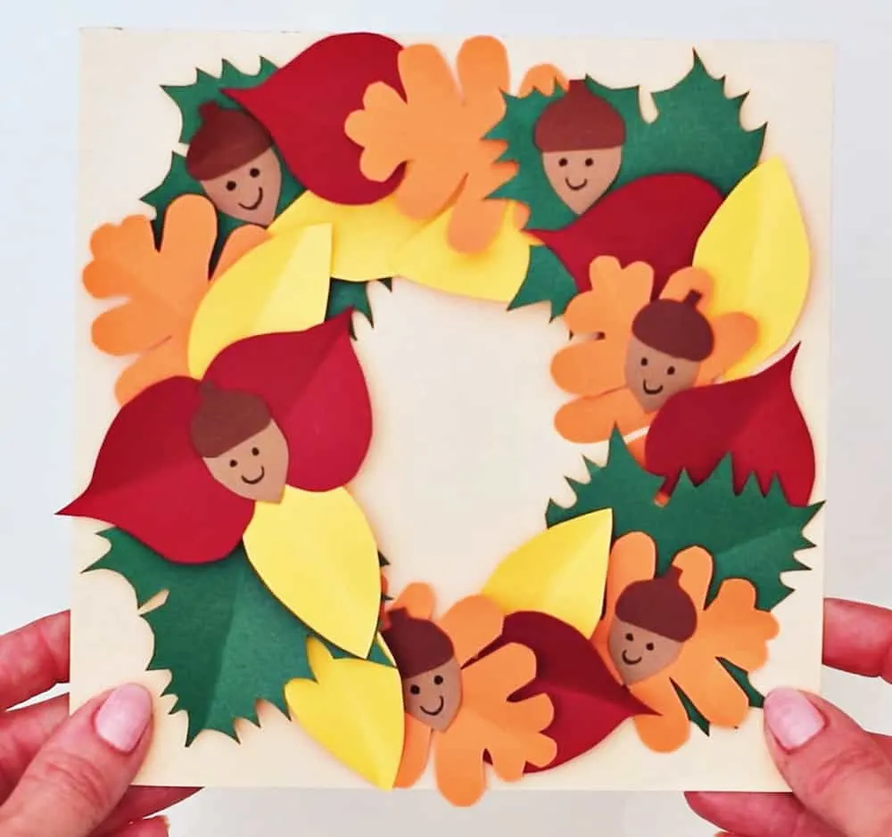 Paper Leaf Wreath Fall Thanksgiving craft for kids 
