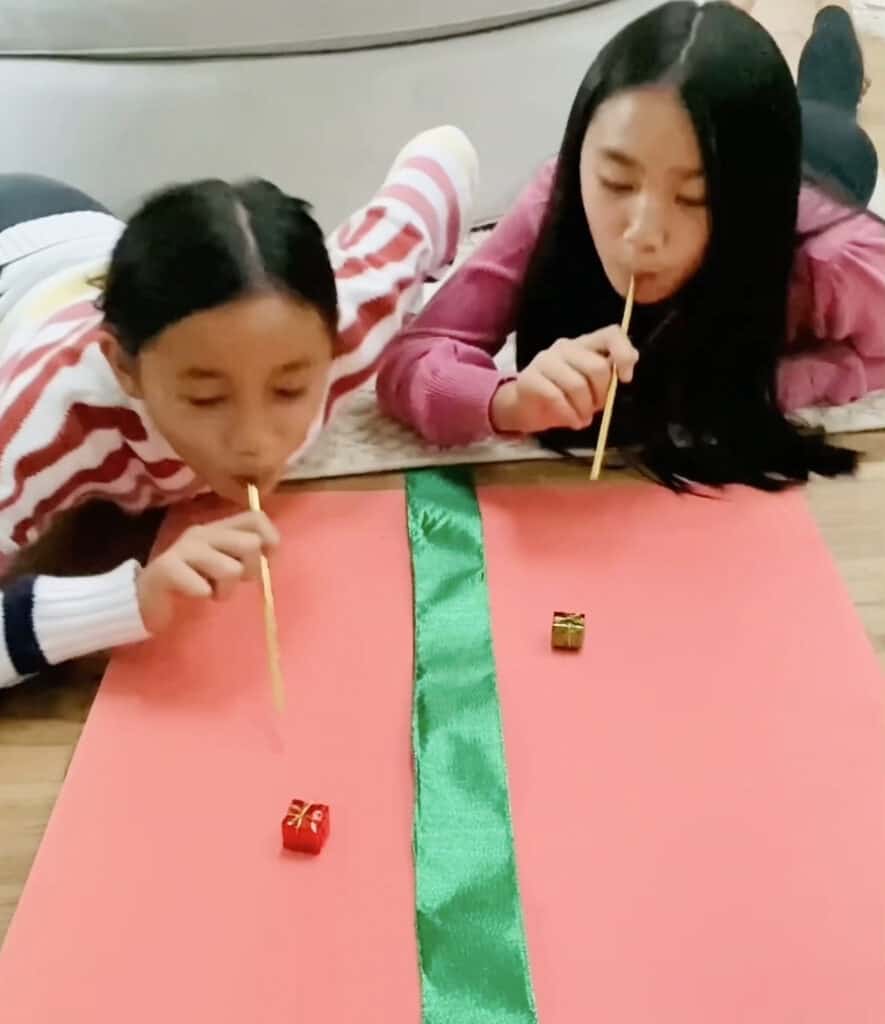 present straw race game