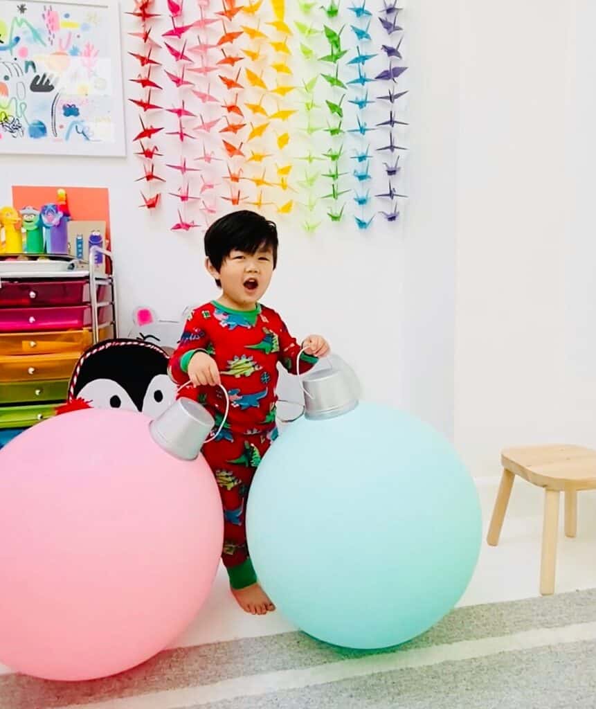 Giant DIY Balloon Ornaments