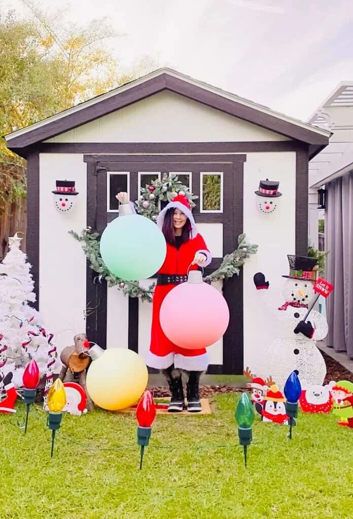 DIY Giant Ornaments made with balloons 