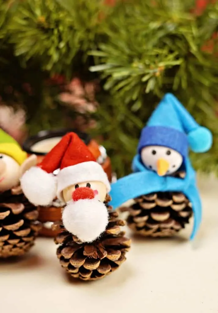 santa pinecone christmas craft 