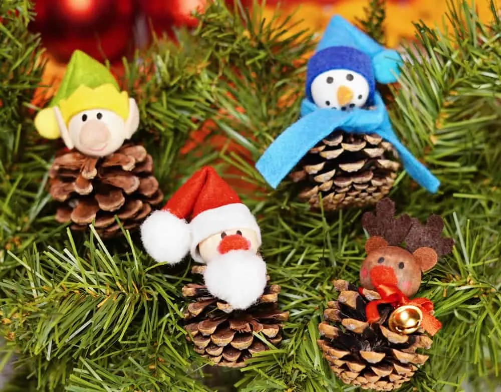 pinecone crafts on christmas tree 
