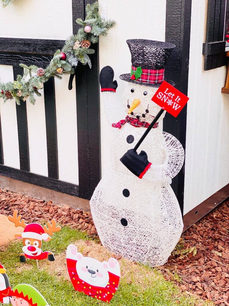 Outdoor Snowman Decoration