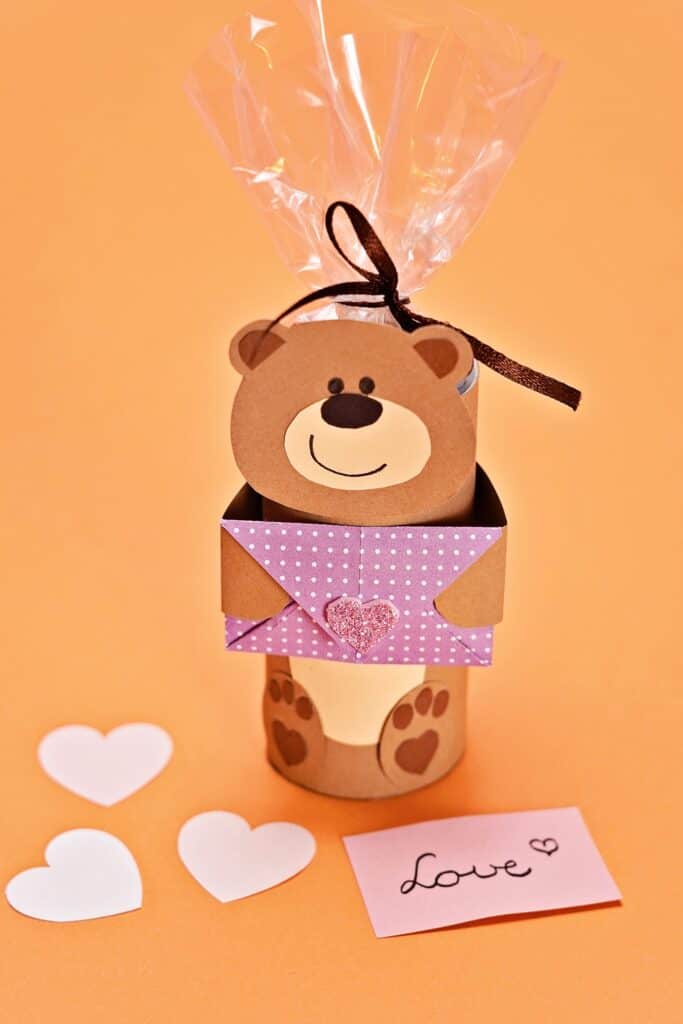 PAPER TUBE VALENTINE BEAR CRAFT