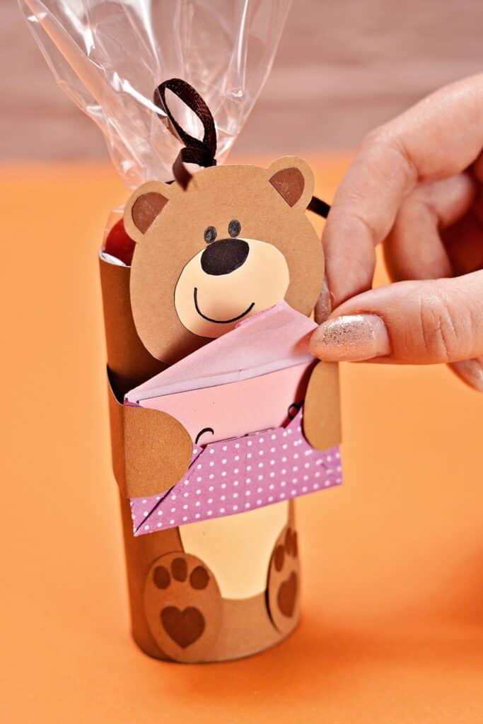 PAPER TUBE VALENTINE BEAR CRAFT