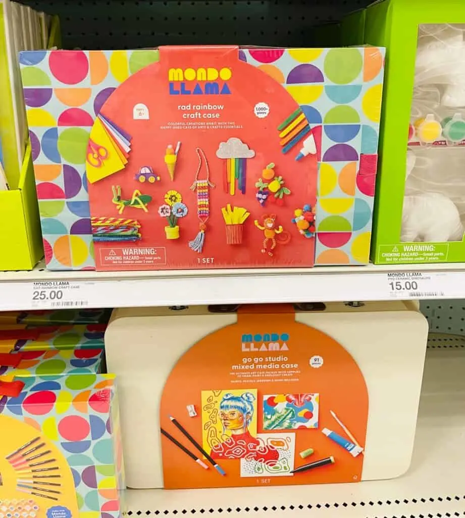 llamas & more coloring kit