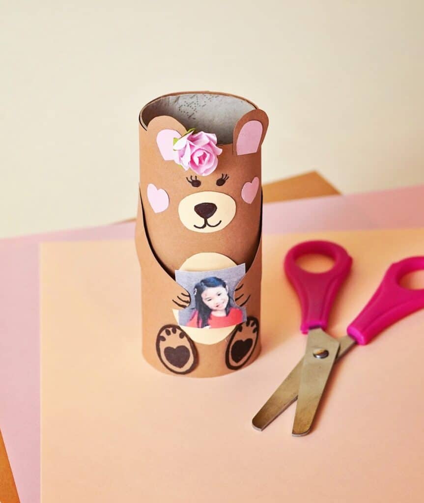 MOTHER'S DAY BEAR CRAFT - paper tube bear 