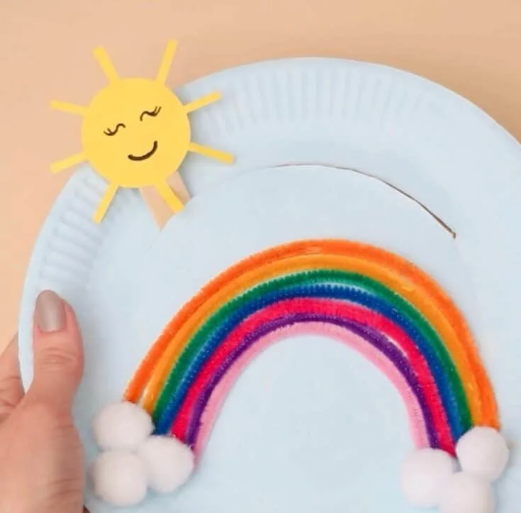 RAINBOW PAPER PLATE CRAFT 