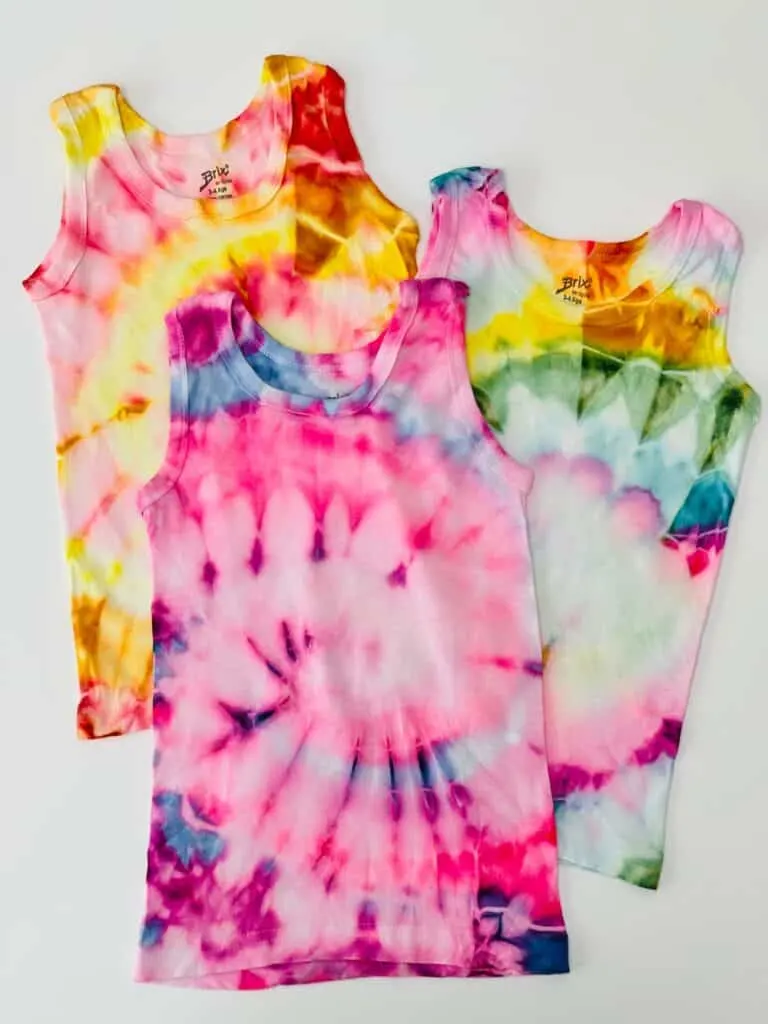 HOW TO TIE DYE WITH MARKERS