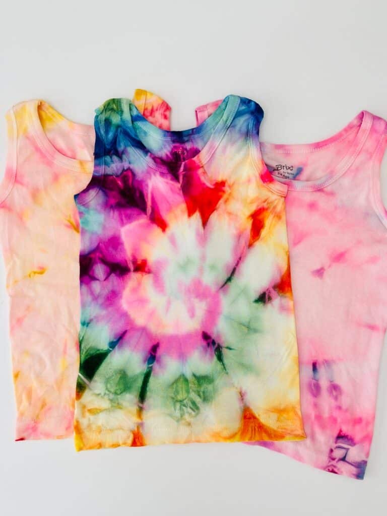 HOW TO TIE DYE WITH MARKERS