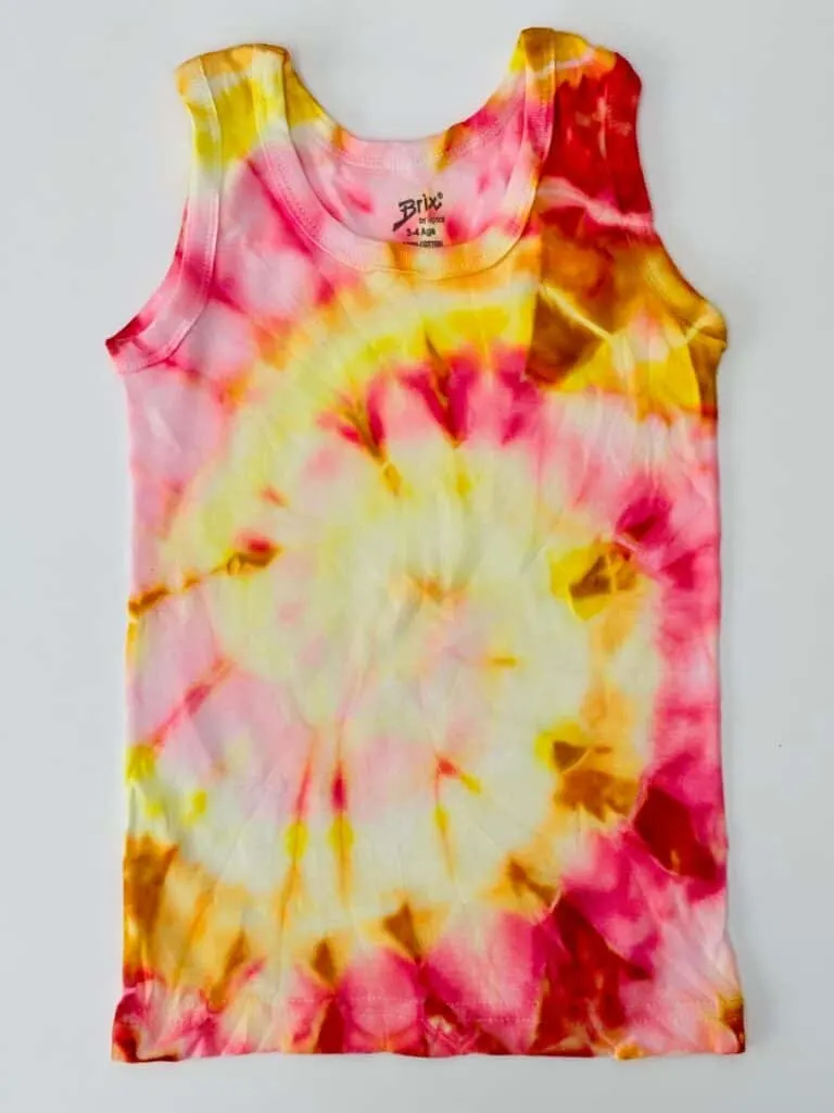 HOW TO TIE DYE WITH MARKERS