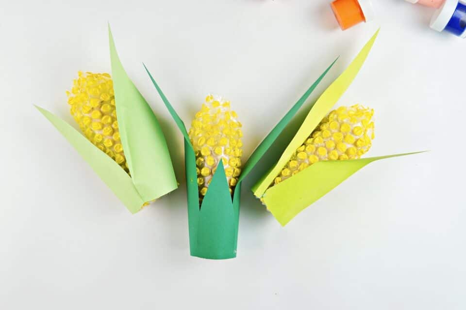 Bubble Wrap Corn Craft - Fall Thanksgiving Craft For Kids