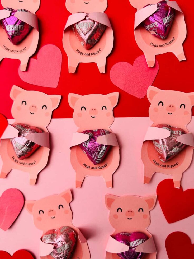 Pig Valentine Holding Hearts - Printable Template