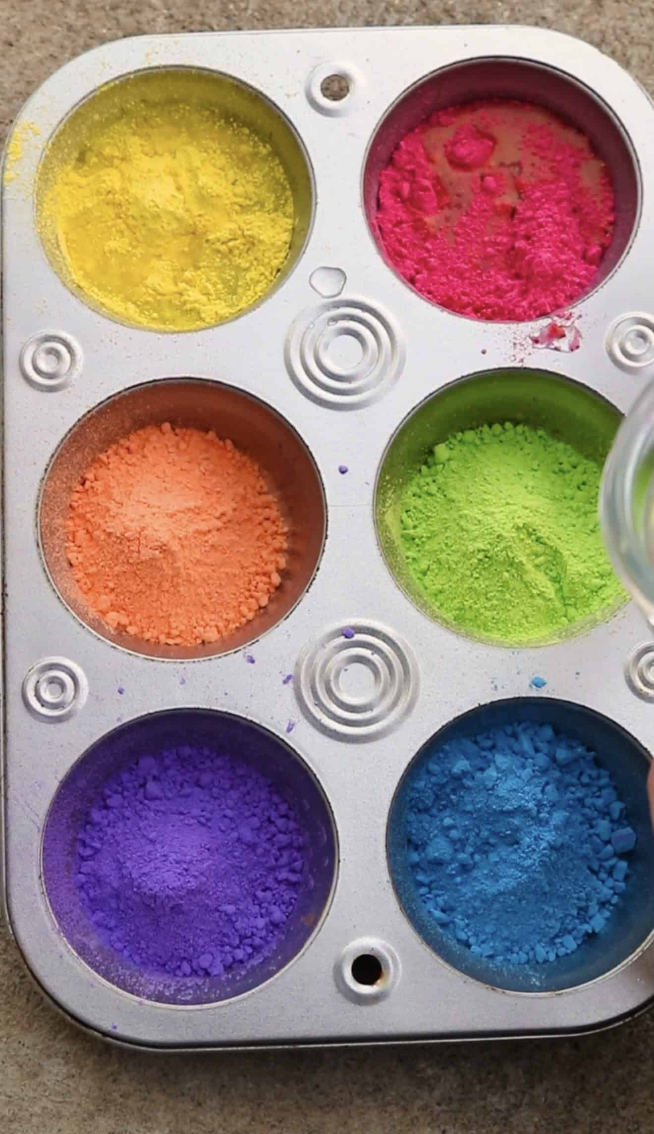 DIY Sidewalk Chalk